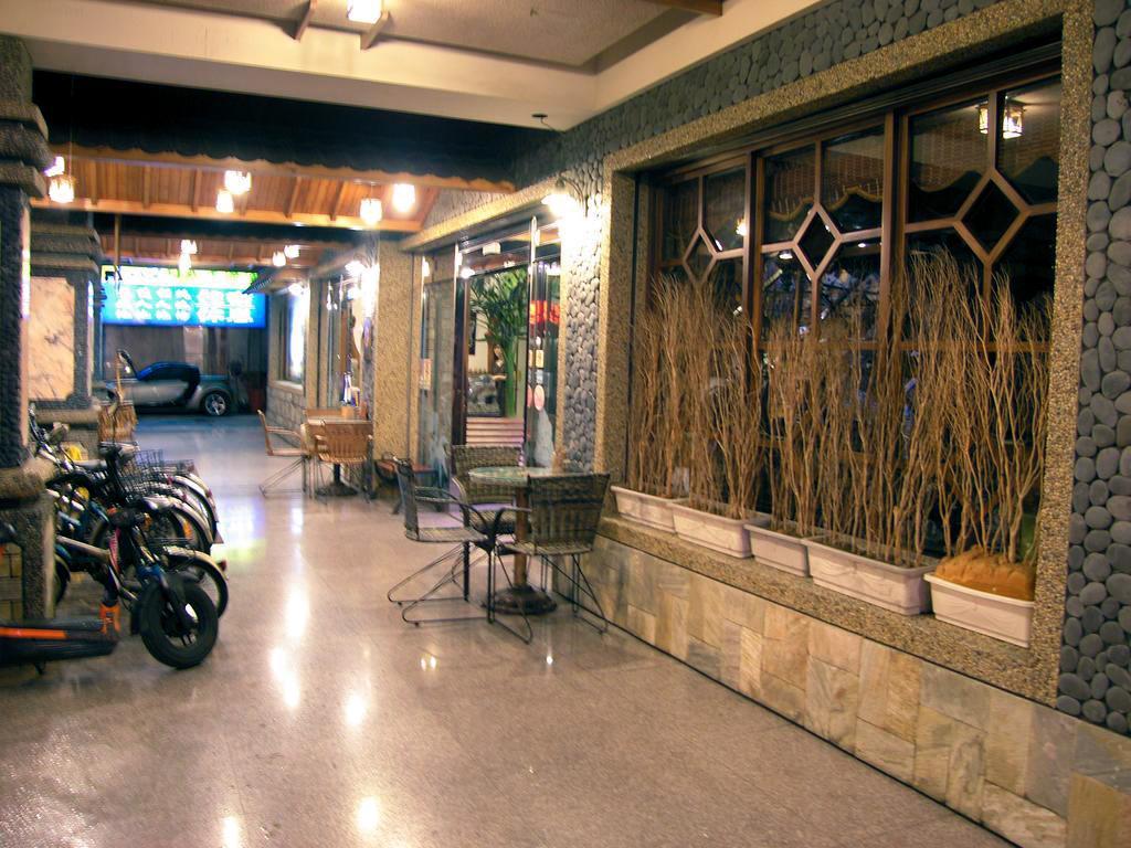Shankou Hotspring Hotel Цзяоси Экстерьер фото